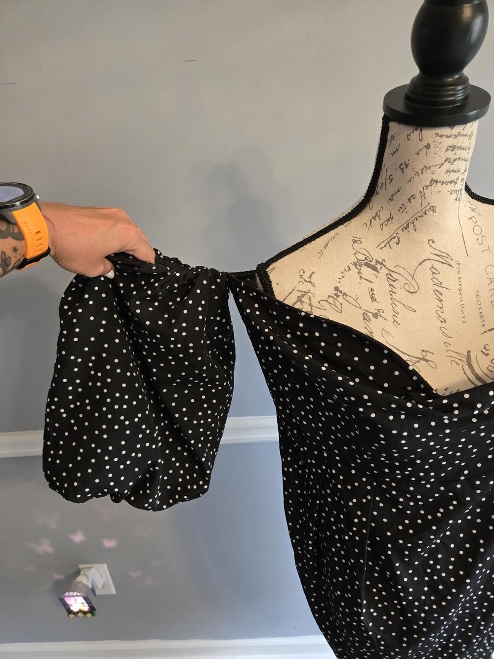 PrettyLittleThing Black Polka Dot Bardot Midi Dress - Picture 4 of 9